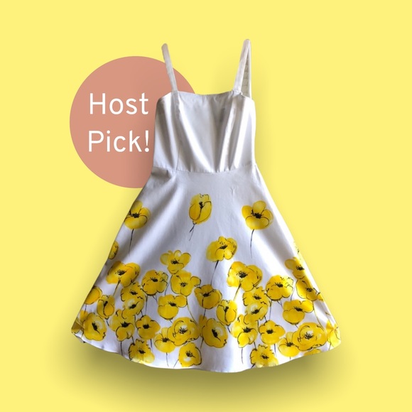 Alyn Paige Dresses & Skirts - Alyn Paige NY floral dress